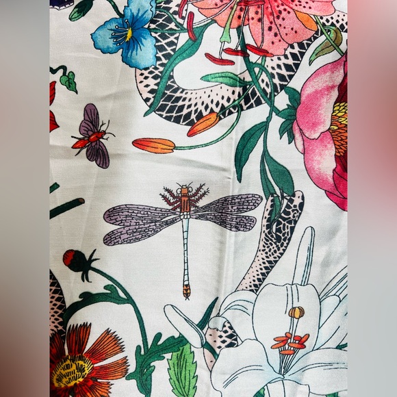 Gucci Flora Snake Print Silk Twill Scarf - Picture 12 of 12